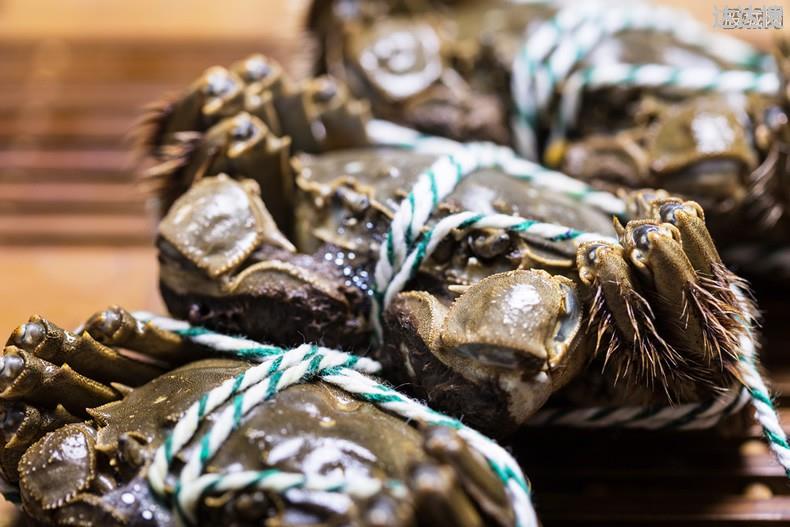 店家换螃蟹欺骗消费者