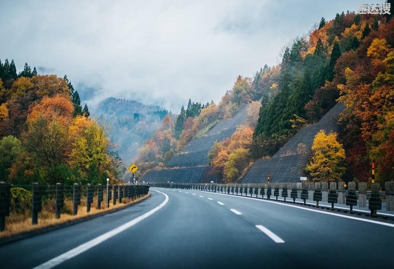 货车司机被困高速5元馒头撑4天