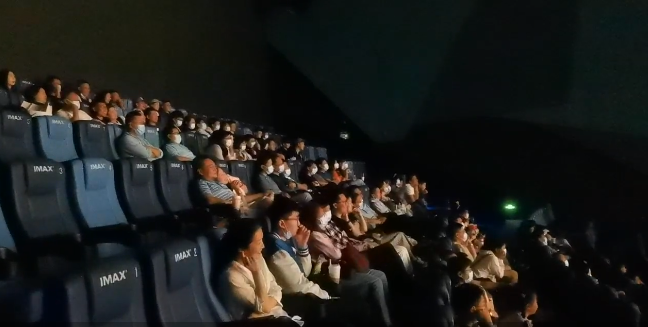 《长津湖》观影人次破亿