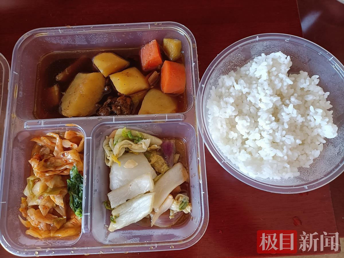 近万人滞留额济纳等待归期：当地午餐免费送，口罩和消毒用品仍短缺