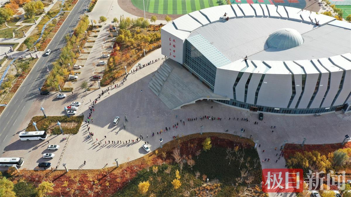 近万人滞留额济纳等待归期：当地午餐免费送，口罩和消毒用品仍短缺