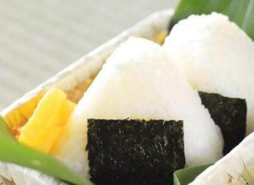 紫菜饭团的做法