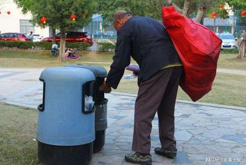 老人说有人来接他走了