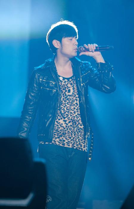 周杰伦和张杰一个级别吗