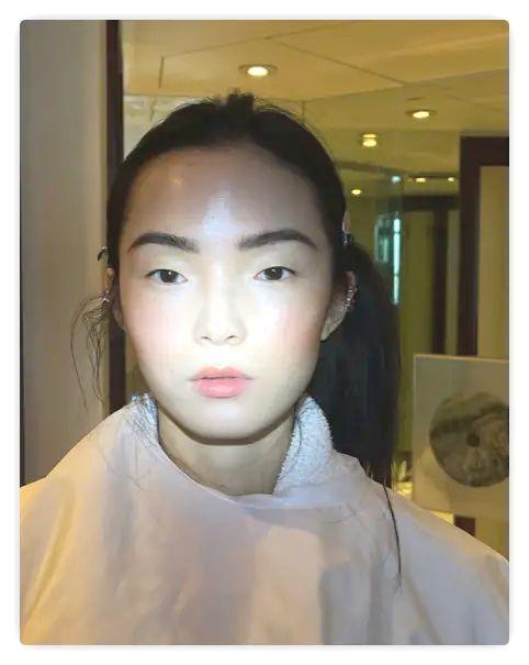 三只松鼠眯眯眼模特是谁